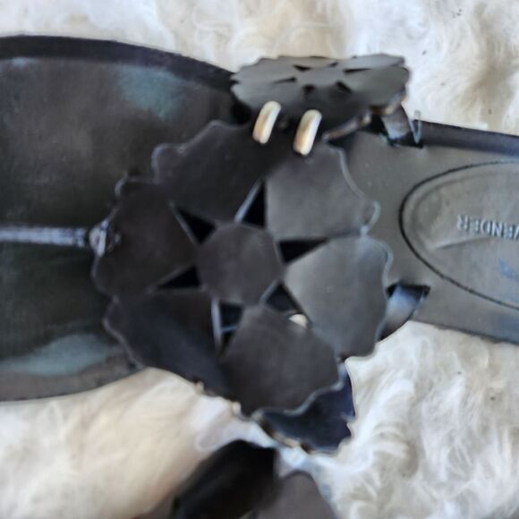 Vera wang Lavender label black sandals - Picture 11 of 13